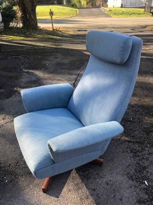 Midcentury-modern Danish reclining lounge chair